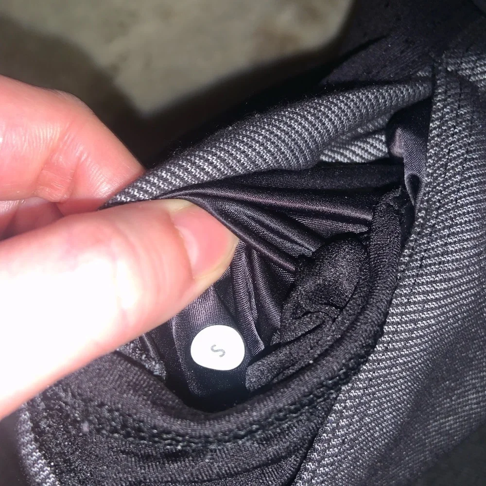 Like new lululemon car cocoon coat grey logo spring designer winter activewear